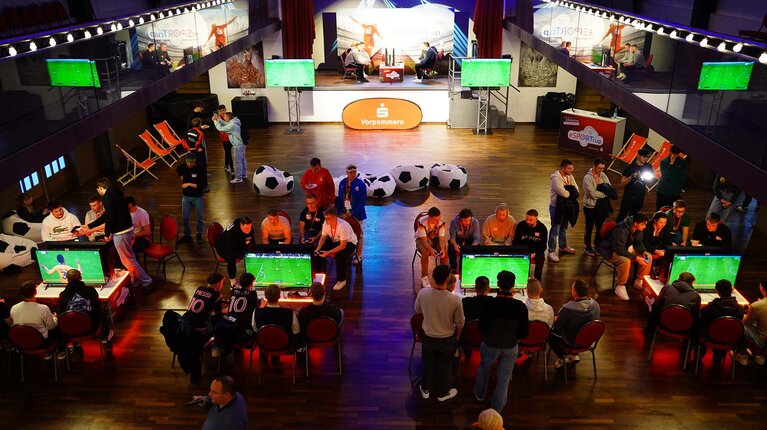 Mega-Stimmung beim eSport-Cup der Sparkasse Vorpommern