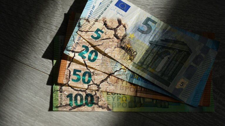 Geldscheine beschädigt - Wie du dein Bargeld rettest