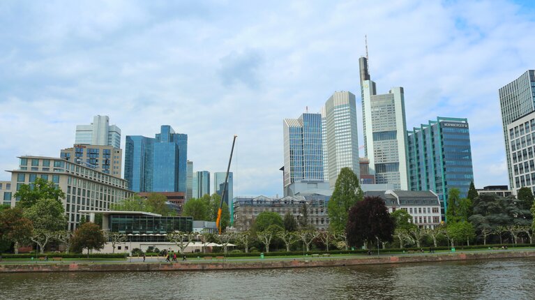 Ab in die Finanzmetropole