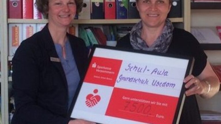 Neue Möbel für die Aula der Grundschule Usedom