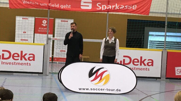 Kids in Wolgast kicken bei der Fairplay Soccer Tour