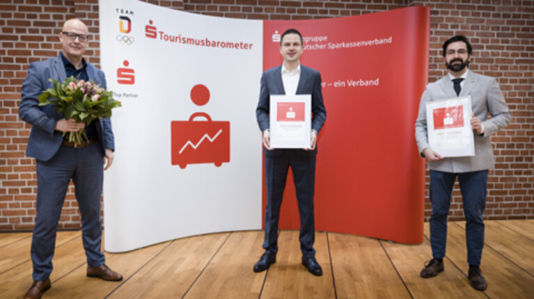 Sparkasse zeichnet Usedom Tourismus GmbH und Filmemacher Deutschland ww GmbH aus
