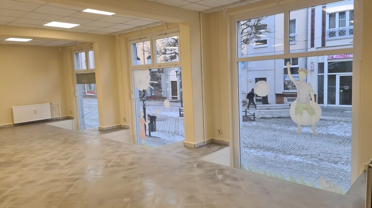 Spielzeugladen in Greifswald feiert Neueröffnung: Aktion für Schulverein