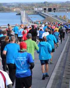2024_04_11_Ruegenbrueckenmarathon_Anmeldung_Start-238x300.jpg